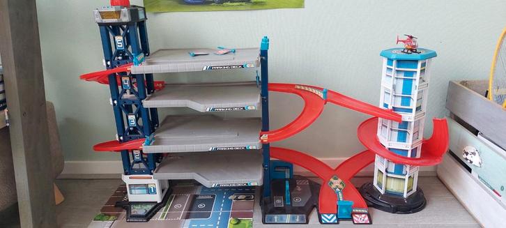 Leuke speelgoed autogarage, Kinderen en Baby's, Speelgoed | Overig, Gebruikt, Jongen of Meisje, Ophalen