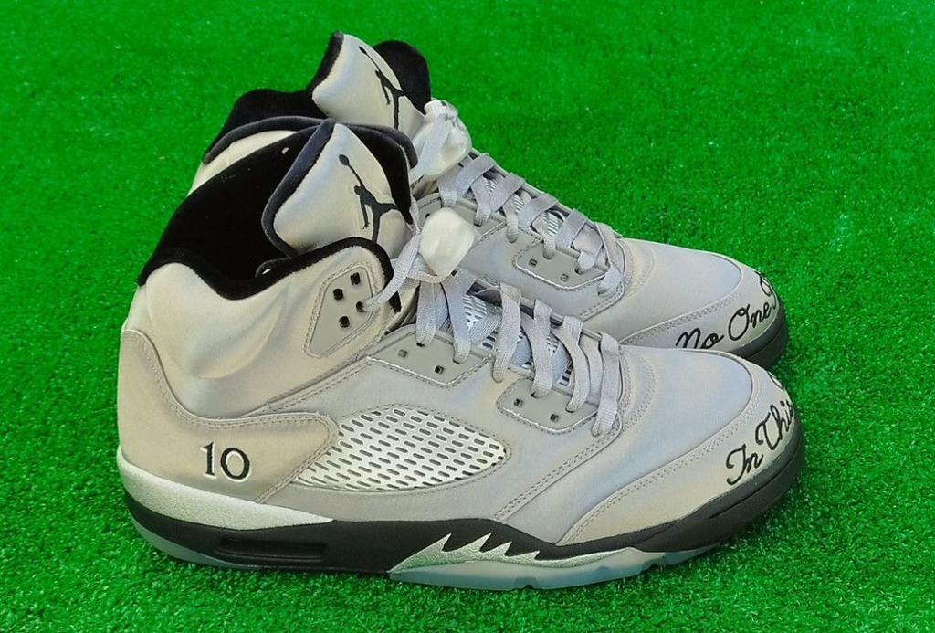 Jordan 5 Retro Wings - Maat 44, Kleding | Heren, Schoenen, Overige kleuren, Verzenden, Jordan, Nieuw