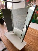 Vintage drieluik spiegel met planchet en klepkastje, Overige vormen, Minder dan 100 cm, Gebruikt, 50 tot 75 cm