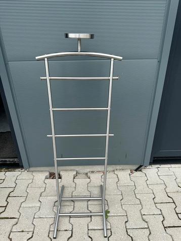 Dressboy rvs beschikbaar voor biedingen