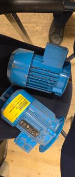 2x Elektromotor 0.29kW - Gebruikt, Doe-het-zelf en Verbouw, Motoren, Ophalen of Verzenden, Gebruikt, Elektromotor