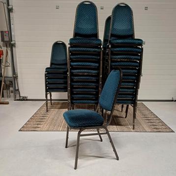 46 x stapelstoelen stackchairs partij stoelen  beschikbaar voor biedingen