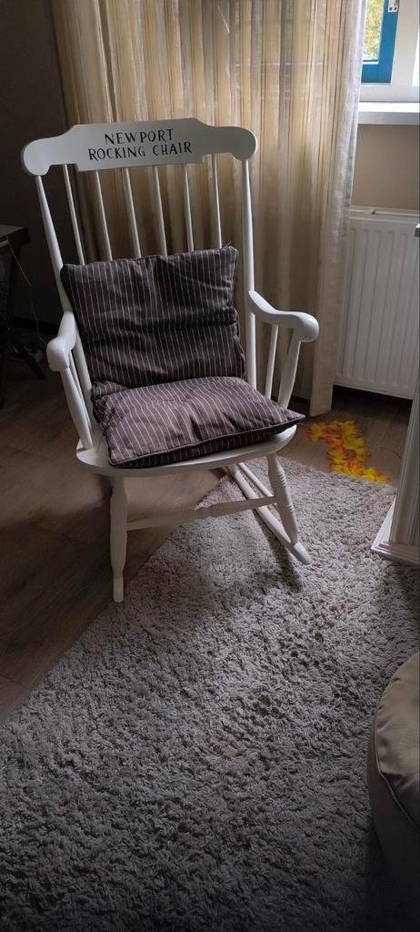 Schommelstoel., Huis en Inrichting, Stoelen, Zo goed als nieuw, Eén, Hout, Wit, Ophalen