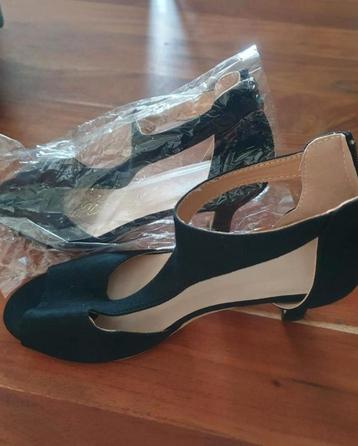 Suède orthopedische elegante schoen  beschikbaar voor biedingen