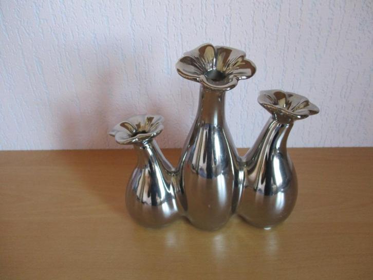 Vaasje 3 in 1 , zilverkleurig, bloemvormig uiteinde. 20 cm., Huis en Inrichting, Woonaccessoires | Vazen, Zo goed als nieuw, Overige kleuren