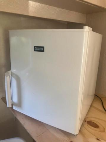 Zanussi Vrieskastje, zeer stil en zo goed als nieuw! beschikbaar voor biedingen