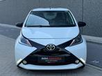 Toyota Aygo 1.0 VVT-i x-play Led Cruise Airco Parkeer Camera, Voorwielaandrijving, Stof, Gebruikt, Met garantie (alle)