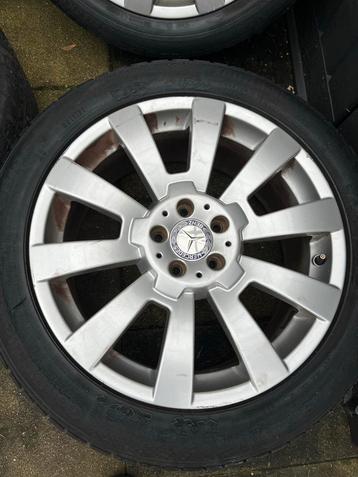Mercedes Velgen met Banden 235/50R19 beschikbaar voor biedingen