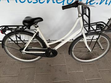 Dames fiets beschikbaar voor biedingen