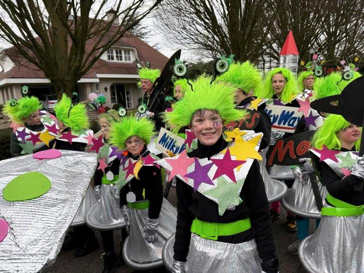 Complete Carnavals Loopgroep  ALIEN THEMA 98 Personen!, Kleding | Dames, Carnavalskleding en Feestkleding, Zo goed als nieuw, Kleding