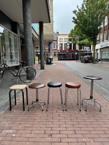 Vintage design krukken, skai retro krukjes beschikbaar voor biedingen