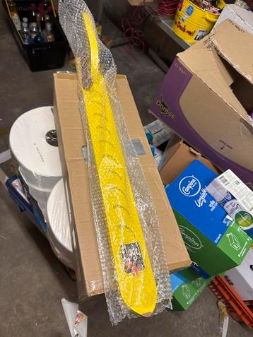 Fl gel ski, nieuw, top beschadigd beschikbaar voor biedingen