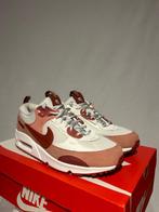 NIEUW! Maat 42 - Nike Air Max 90 Futura Red Stardust, Kleding | Dames, Schoenen, Nike, Nieuw, Ophalen of Verzenden, Sneakers of Gympen