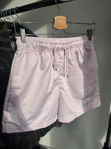Nike Air lichtroze korte sport broek beschikbaar voor biedingen