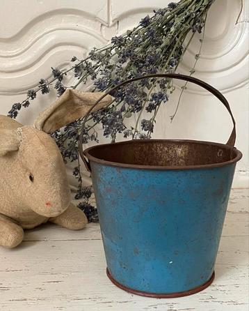 Brocante oud blauw kinder emmertje blik beschikbaar voor biedingen