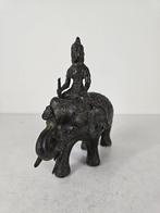Bodhisattva op olifant, brons, India, eerste helft 20e eeuw, Ophalen of Verzenden