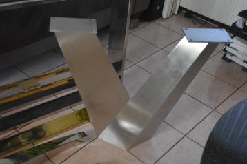 Exclusieve Rvs V-Tafelpoot Mason Geborsteld (Hoogte 68cm) beschikbaar voor biedingen