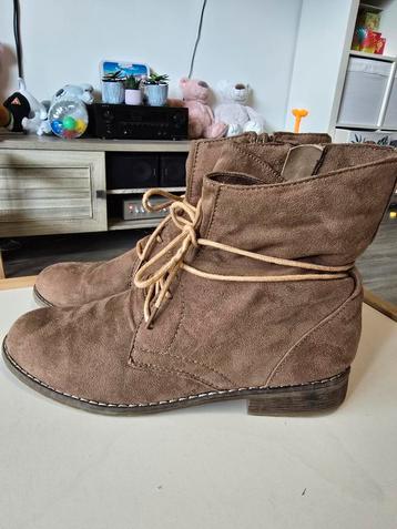 Super mooie laarzen maat 39. Veterschoenen. Damesschoenen beschikbaar voor biedingen