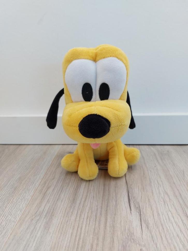 Knuffel Disney Pluto hond dog K8864, Kinderen en Baby's, Speelgoed | Knuffels en Pluche, Zo goed als nieuw, Overige typen, Ophalen of Verzenden
