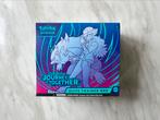 Journey Together Elite Trainer Box - Pokemon TCG (sealed), Ophalen of Verzenden, Nieuw, Boosterbox