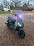 Piaggio zip, Fietsen en Brommers, Maximaal 25 km/u, Benzine, 50 cc, Zo goed als nieuw