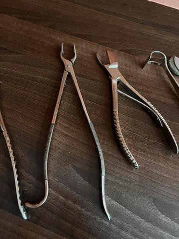 Vintage Medische Instrumenten Set beschikbaar voor biedingen