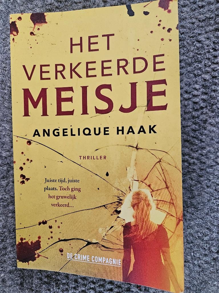Angelique Haak, het verkeerde meisje, Boeken, Verzenden, Zo goed als nieuw, Angelique Haak