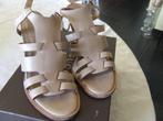 Prachtige damesschoenen "Tod's" mt39, Kleding | Dames, Schoenen, Schoenen met lage hakken, Verzenden, Beige, Zo goed als nieuw
