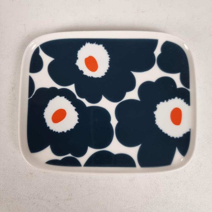 Marimekko Unikko plate 15 x 12 cm, Huis en Inrichting, Keuken | Servies, Nieuw, Bord(en), Overige stijlen, Keramiek, Ophalen