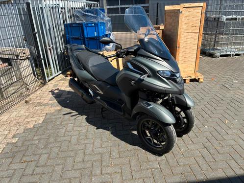 Yamaha Tricity 300cc van 2021 is zeer nette staat, Motoren, Motoren | Yamaha, Particulier, Scooter, 12 t/m 35 kW, 1 cilinder, Ophalen of Verzenden