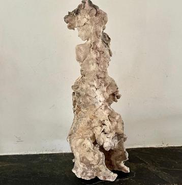 Keramiek beeld beschikbaar voor biedingen