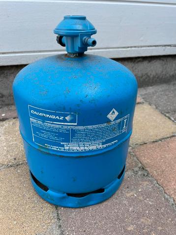Campinggaz 907 met 1/2 vulling en drukregelaar. beschikbaar voor biedingen
