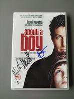DVD About a Boy met handtekeningen van o,a. Nicholas Hoult, Ophalen of Verzenden, Zo goed als nieuw