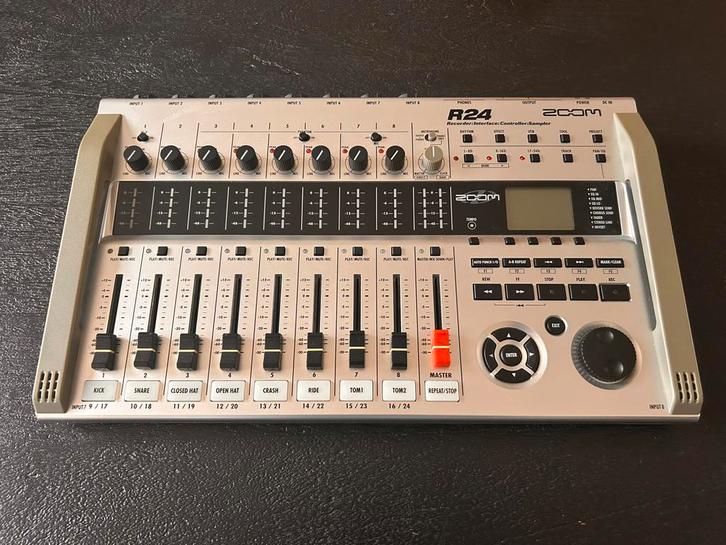 Zoom R24 multitrack recorder - interface - sampler, Muziek en Instrumenten, Mengpanelen, Gebruikt, 20 kanalen of meer, Ophalen of Verzenden