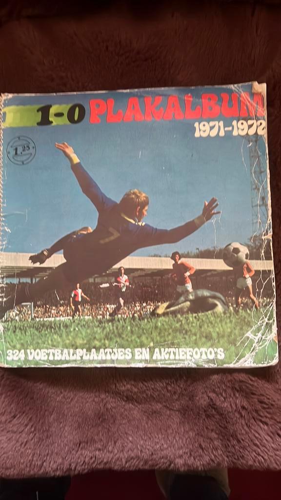 1-0 Voetbal plaatjes album 1971-1972, Verzamelen, Sportartikelen en Voetbal, Gebruikt, Boek of Tijdschrift, Ophalen of Verzenden