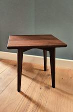 Massief walnoot houten bijzettafel, Huis en Inrichting, Tafels | Bijzettafels, Minder dan 45 cm, Minder dan 55 cm, Deense stijl