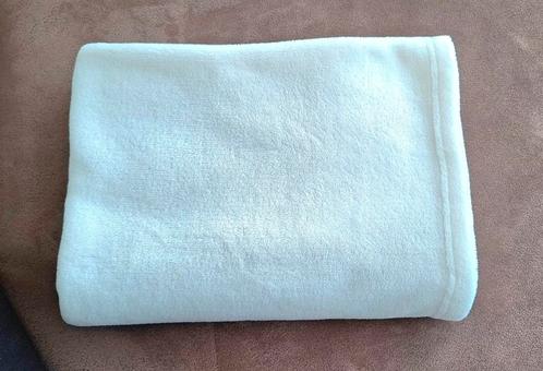 Lekker zacht fleece babydekentje, crème/wit., Kinderen en Baby's, Dekens, Slaapzakjes en Inbakerproducten, Zo goed als nieuw, Deken
