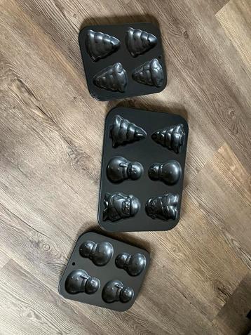 Bakvormen, diverse soorten in perfecte staat beschikbaar voor biedingen
