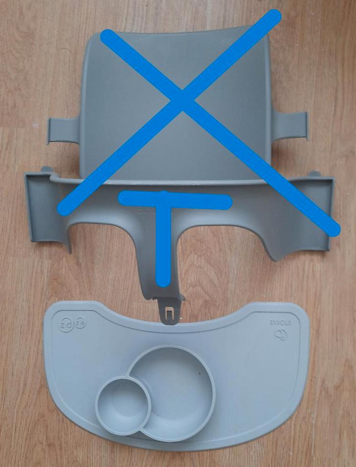 STOKKE rode babyset + EZPZ placemat voor op de tray ., Kinderen en Baby's, Kinderstoelen, Zo goed als nieuw, Meegroeistoel, Aanschuifbaar