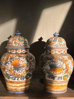 Antieke vintage handgemaakt Italiaans Deruta majolica, Antiek en Kunst, Antiek | Vazen, Ophalen