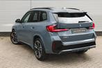 BMW iX1 eDrive20 High Executive M Sport / Panoramadak / Spor, Auto's, BMW, Zwart, Stoelverwarming, Nieuw, SUV of Terreinwagen