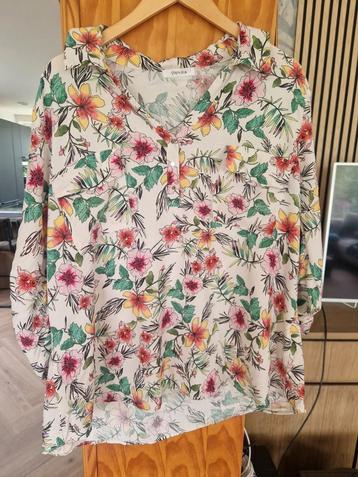 Witte Gebloemde Paprika Blouse Maat 44/46 beschikbaar voor biedingen
