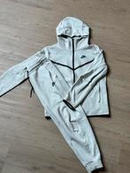 Nike Tech Fleece Crème maat S, Kleding | Heren, Sportkleding, Beige, Nike, Ophalen of Verzenden, Gedragen