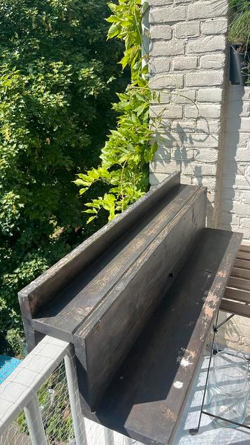 Balkonbar bar voor op het balkon beschikbaar voor biedingen