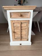 Riviera Maison nachtkastje hout/ wit, Huis en Inrichting, Ophalen, Gebruikt, Minder dan 45 cm, 70 cm of meer