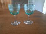 2 Geslepen Groene Wijnglazen, Antiek en Kunst, Antiek | Glas en Kristal, Ophalen