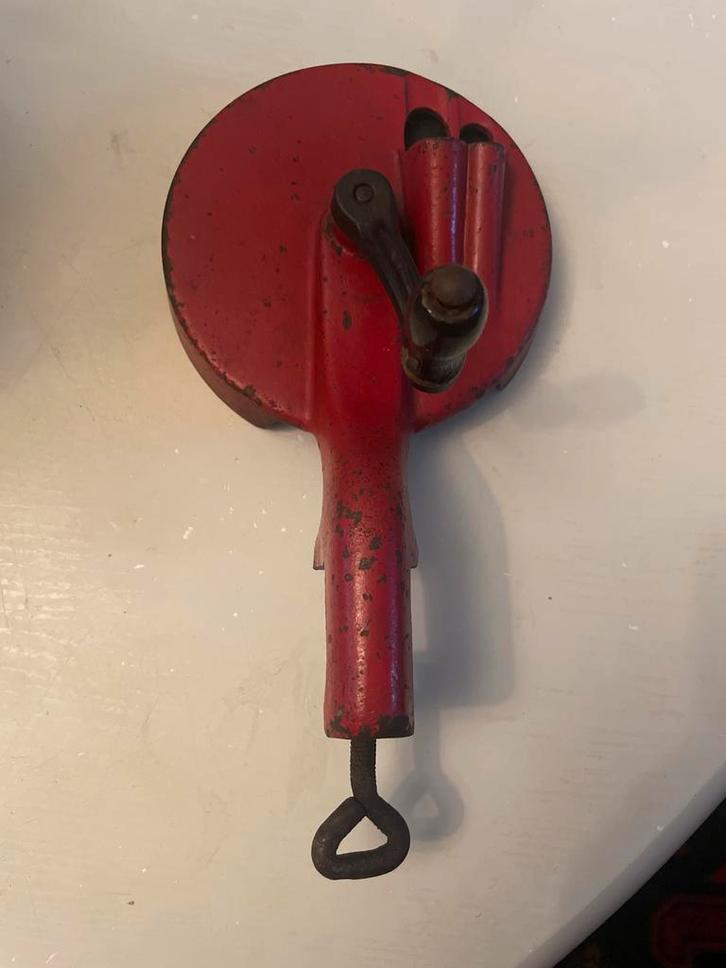 Antieke Snijbonenmolen - Rood, Antiek en Kunst, Antiek | Keukenbenodigdheden, Ophalen of Verzenden