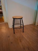 Houten kruk met metalen frame, Ophalen, Gebruikt, Hout