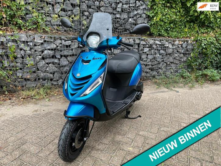 Piaggio Zip SP ICE BLUE 45km VOL OPTIES BETAAL met in3, Fietsen en Brommers, Scooters | Piaggio, Gebruikt, Zip, Benzine