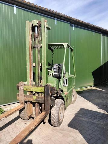 Heftruck clark beschikbaar voor biedingen